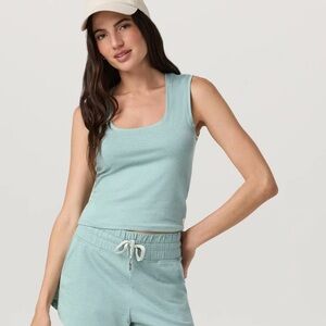 Vuori Halo Essential Scoop Tank Sea Spray